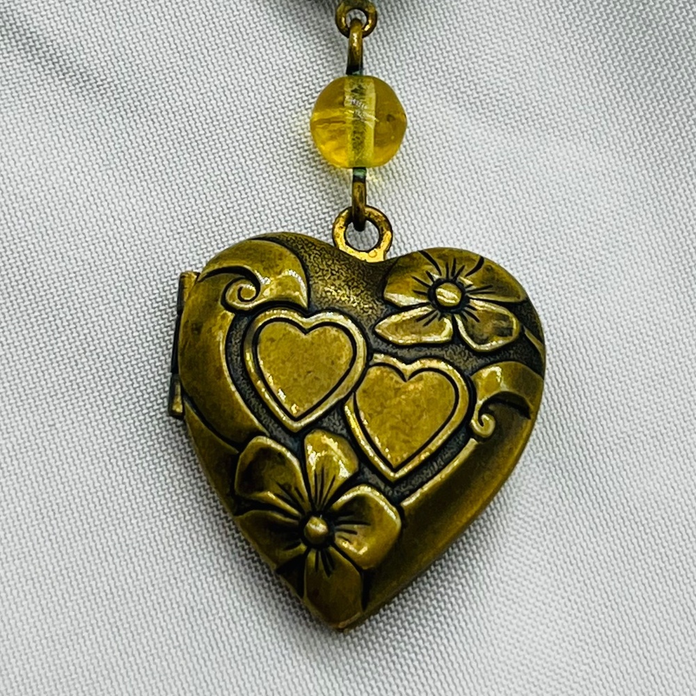 Vintage, Pididdly Links Scrolled, Heart Locket Necklace.